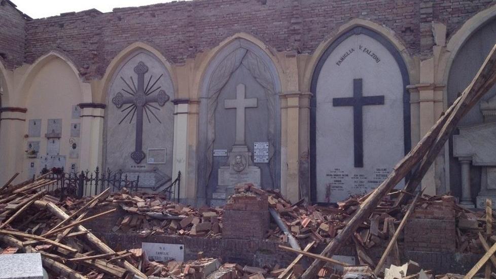 Cimitero e municipio: stanziati i soldi