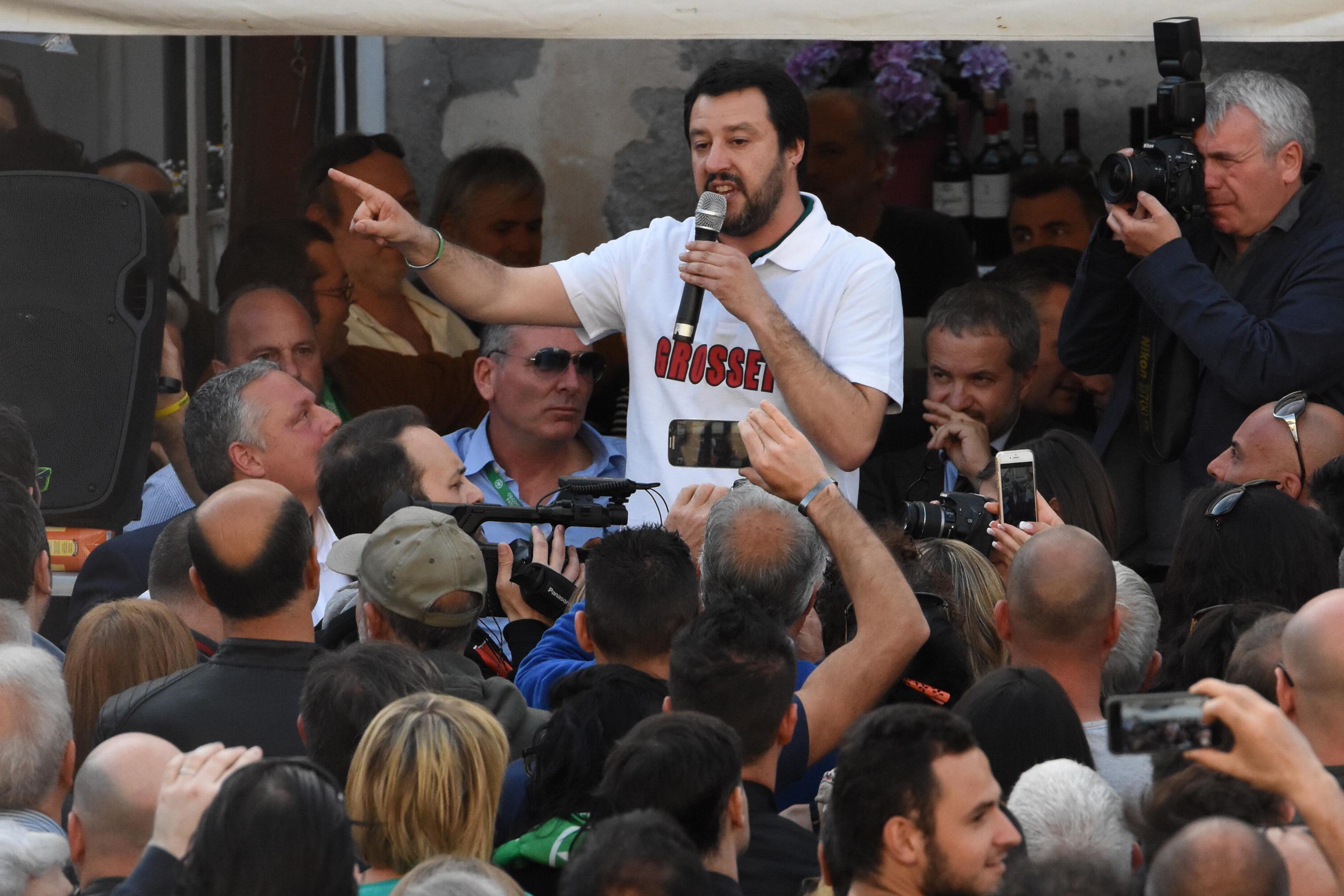 Matteo Salvini in piazza del Sale (foto Agenzia Bf)