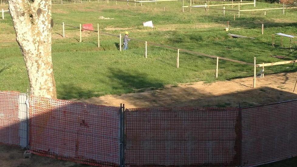 Primi transennamenti sull'ex campo di Margine Coperta per la nuova scuola materna