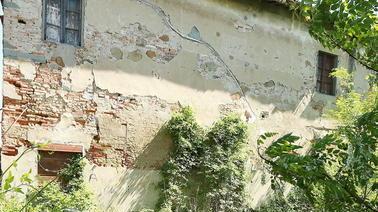 Arsenico, siringhe e rifiuti nei parchi rifugio di disperati