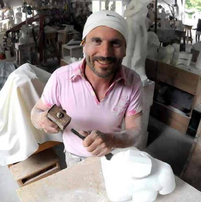 L’angelo in marmo bianco di Monfroni vola al Sud
