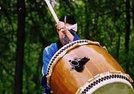 Concerto di Taiko, il tamburo rituale dei monaci orientali 