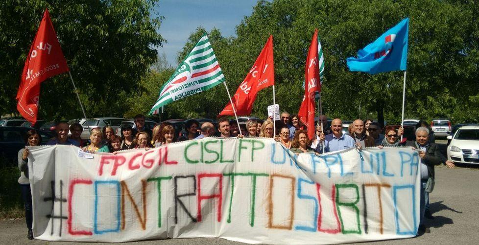 Occupata simbolicamente la sede Inps 