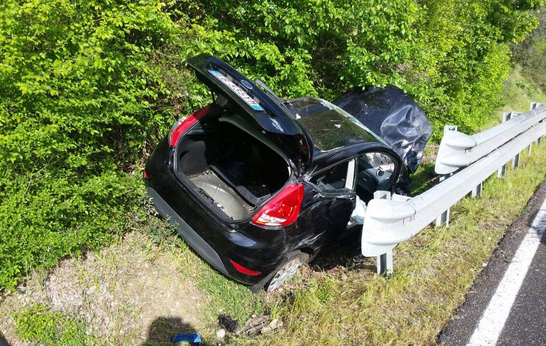 Nuoro, un'auto si ribalta sulla statale 129: gravemente ferito un 27enne di Illorai