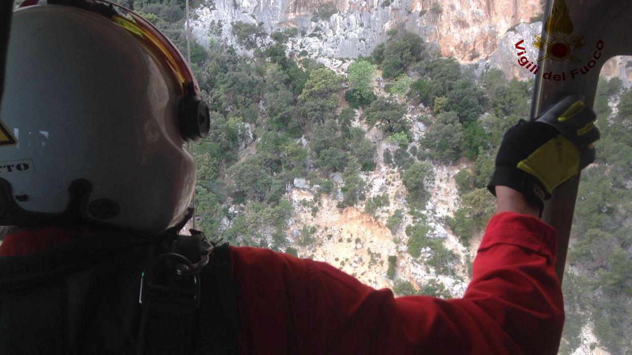 Baunei, escursionista milanese ferito soccorso con l’elicottero