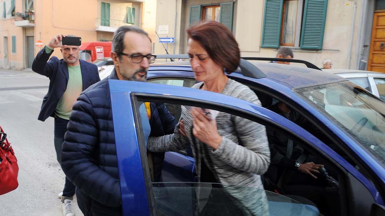 Fausta Bonino con il marito al rientro a casa dal carcere (foto Pabar)