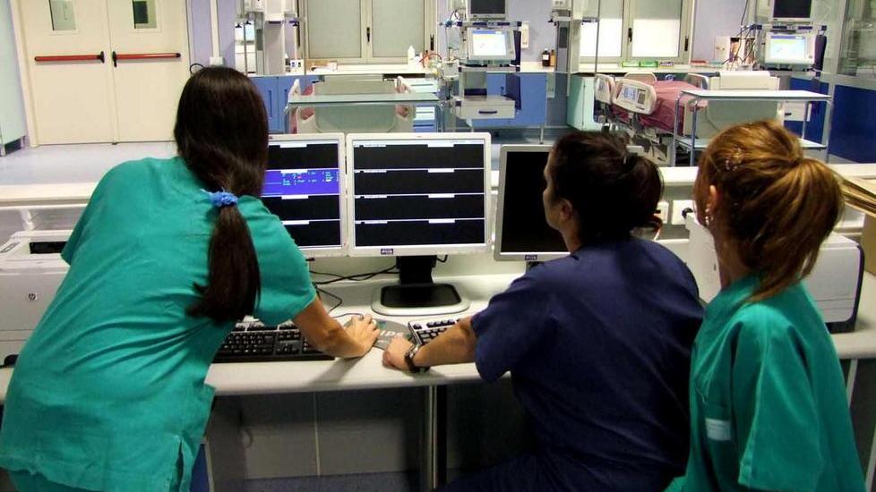 L’Ordine degli infermieri: «Stop agli extra in corsia»