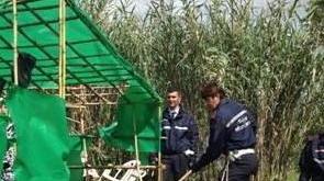 Picchia vigile, patteggia e torna libero