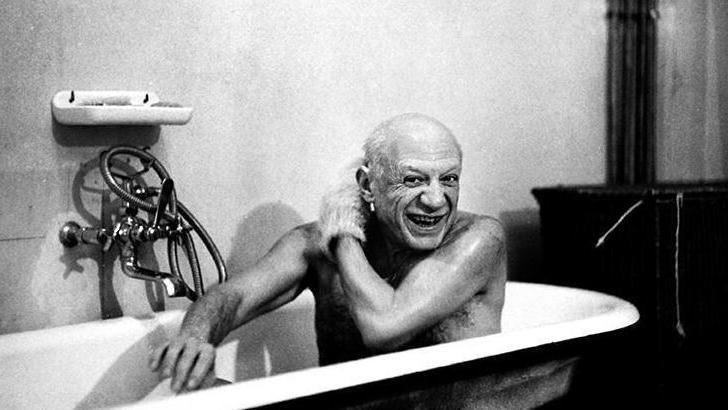 Sparite due foto di Pablo Picasso