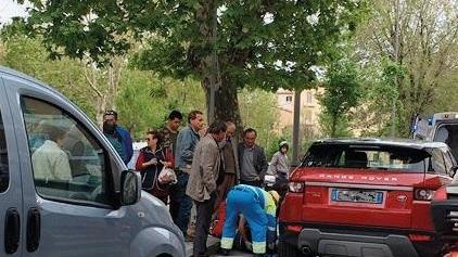 Anziano travolto sulle strisce da un Suv