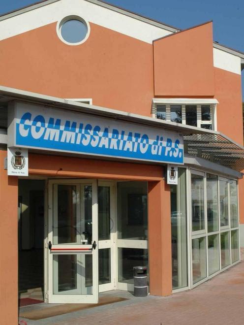 Tenta ricatto sessuale alla cugina 