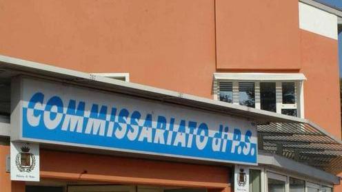 Tenta ricatto sessuale alla cugina