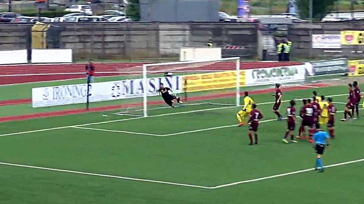 Il gol su punizione di Dettori