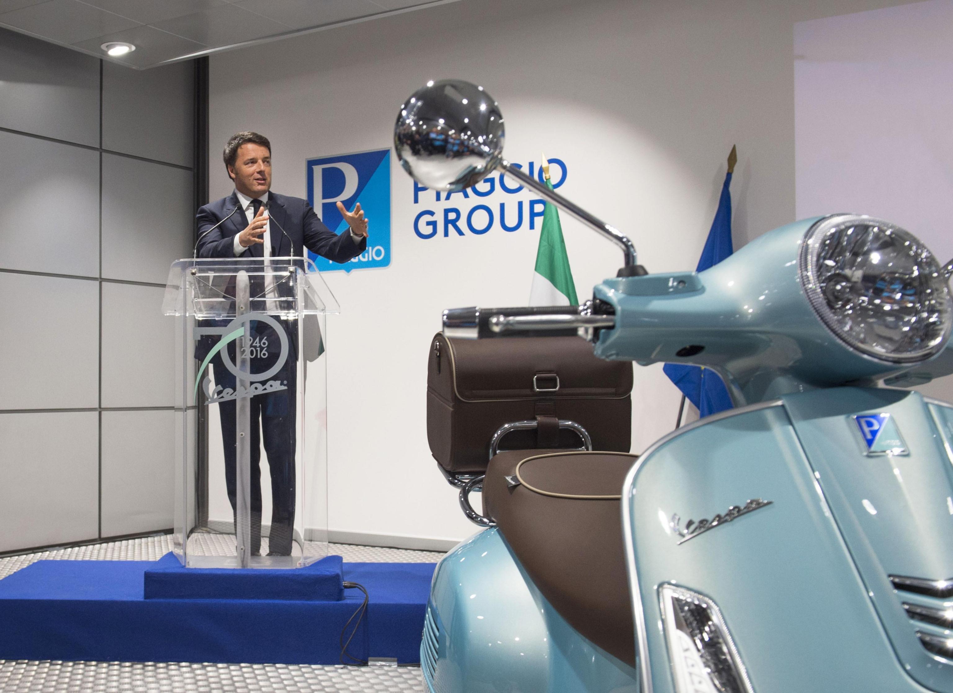 Renzi celebra la Vespa