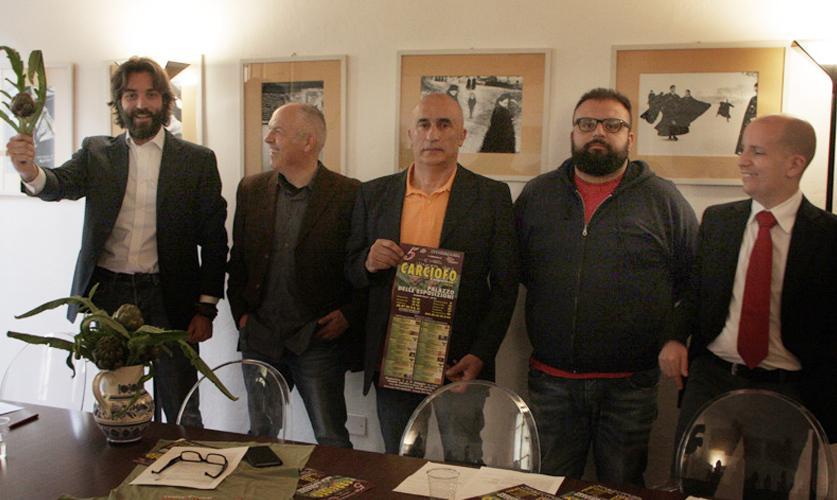 Carciofo a braccetto con “Io resisto” 