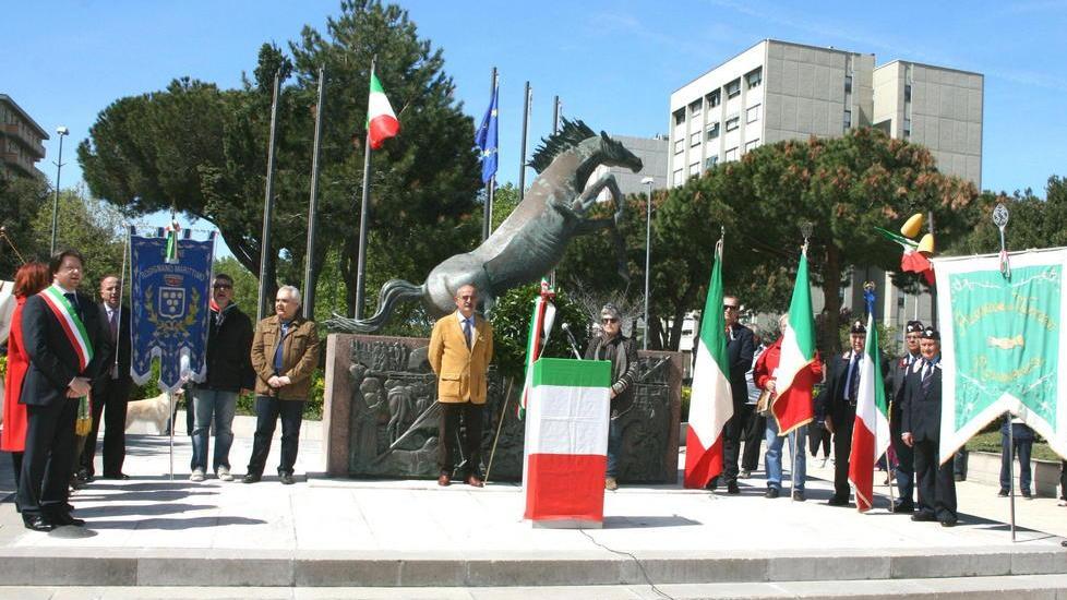 Per ricordare la Liberazione fiori e cori partigiani