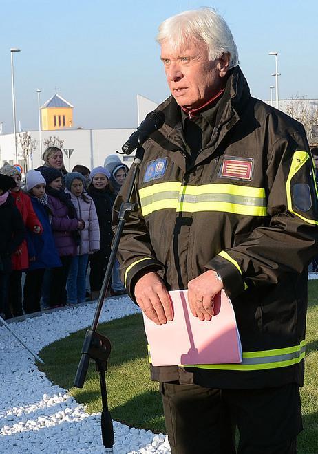 Una vita da pompiere a Modena, a combattere i roghi tra indagini e segreti 
