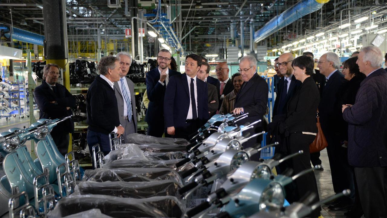 Il premier Renzi in visita alla Piaggio