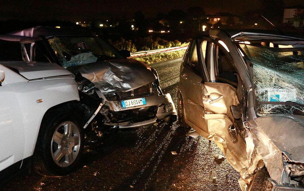 Tre feriti nella carambola a Stabbia 