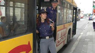 «Basta borseggiatori sui bus qualcuno fermi il far west»
