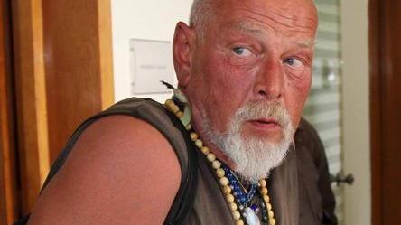 L’artista di strada invitato a Certaldo e all’Isola d’Elba