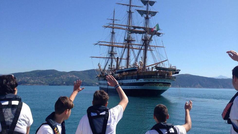 Gli studenti incrociano il Vespucci
