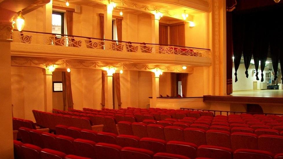 Rosita Celentano sul palco del Carmine