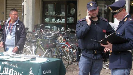 Volontari molesti, arriva la polizia