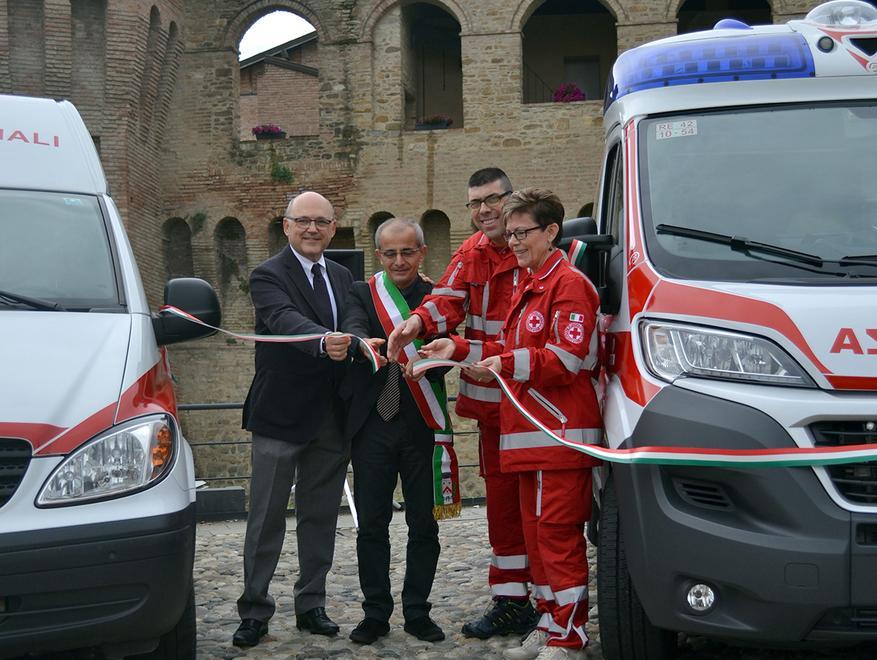 Una nuova ambulanza pediatrica per la Cri 