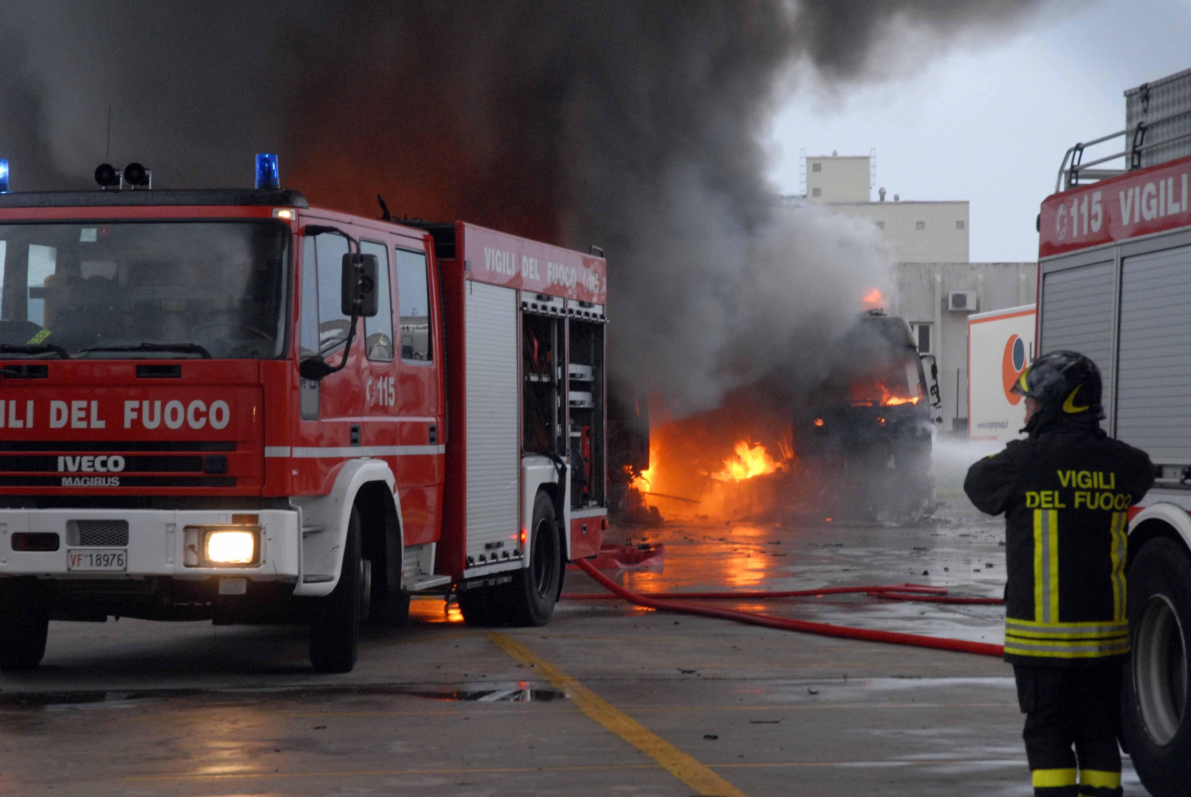 L'incendio è stato domato rapidamente dai vigili del fuoco
