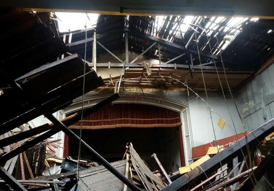 Altro crollo nella notte all’ex cinema Adriano 