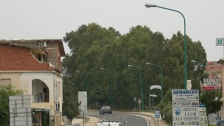 Anziano legato e rapinato in casa