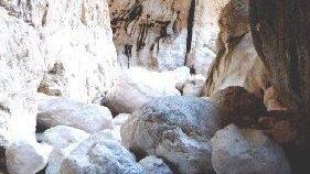 In gita nella gola Gorroppu scivola e si rompe una gamba