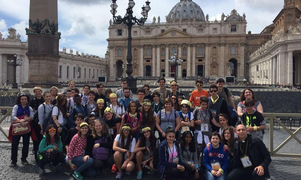 In 1.800 da Reggio per incontrare il sorriso del Papa 