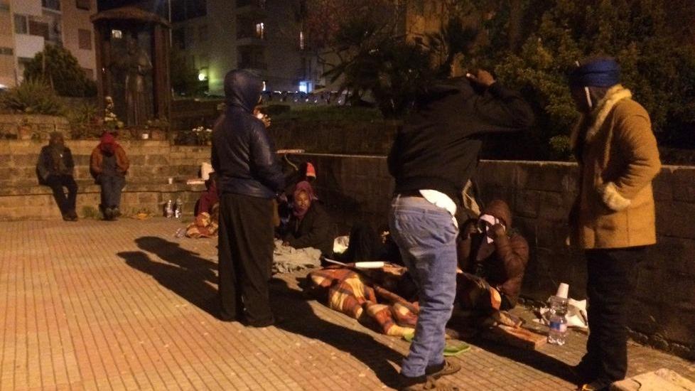 Migranti all’addiaccio per protesta a Sassari