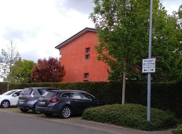 Correggio, il quartiere si mobilita per intercettare due ladri 