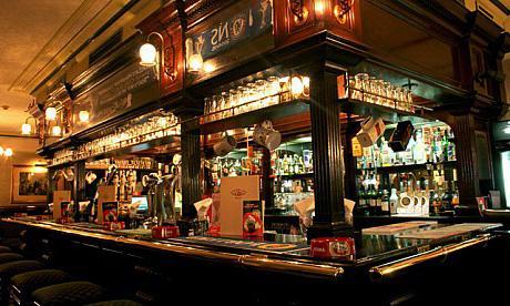 Lo studioso: “su tzilleri” può migliorare copiando dal pub inglese 