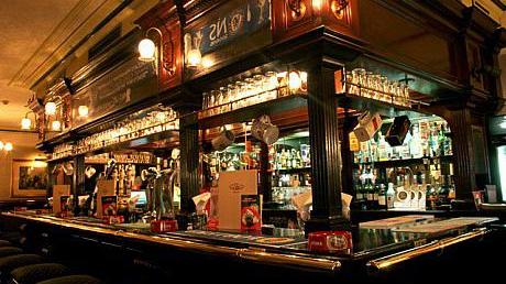 Lo studioso: “su tzilleri” può migliorare copiando dal pub inglese