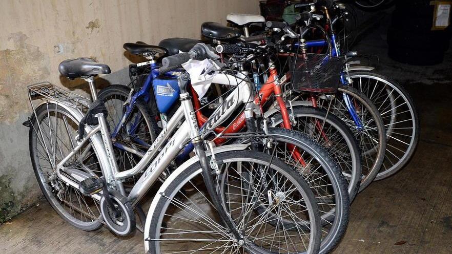Le fotografie delle biciclette rubate finiscono sul sito Internet del Comune