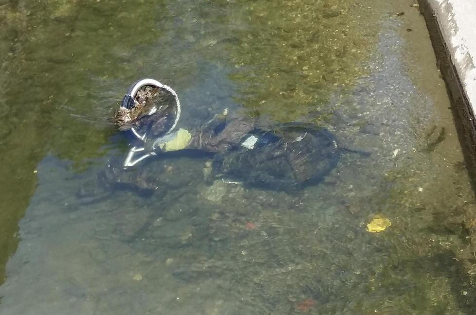  Il Condotto Pubblico come una discarica tra bici e astronavi 