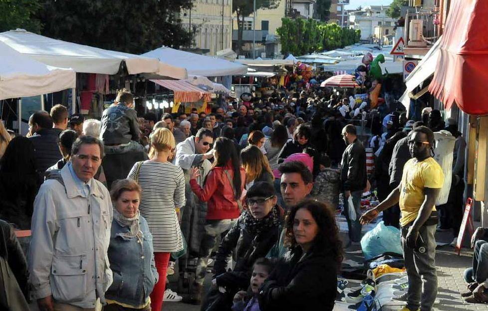 Gran folla alla fiera di San Marco