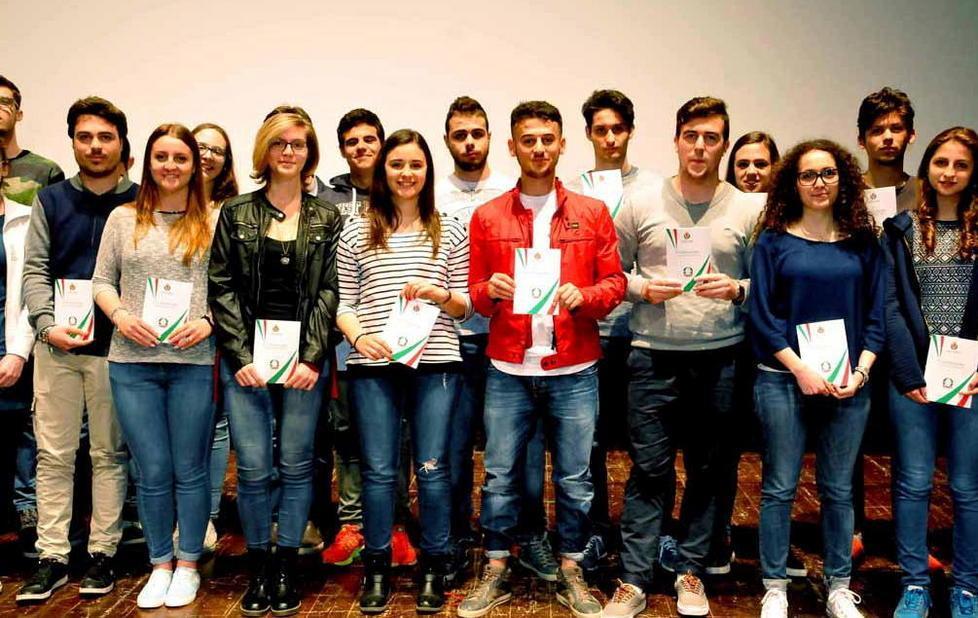 Consegnata la Costituzione ai diciottenni 