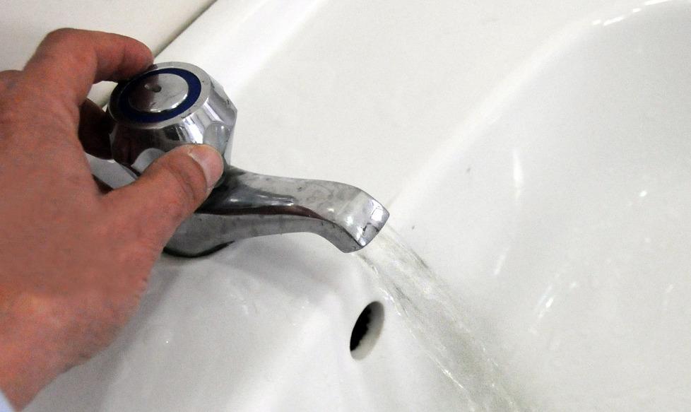 Acqua, oggi e domani nuove restrizioni 