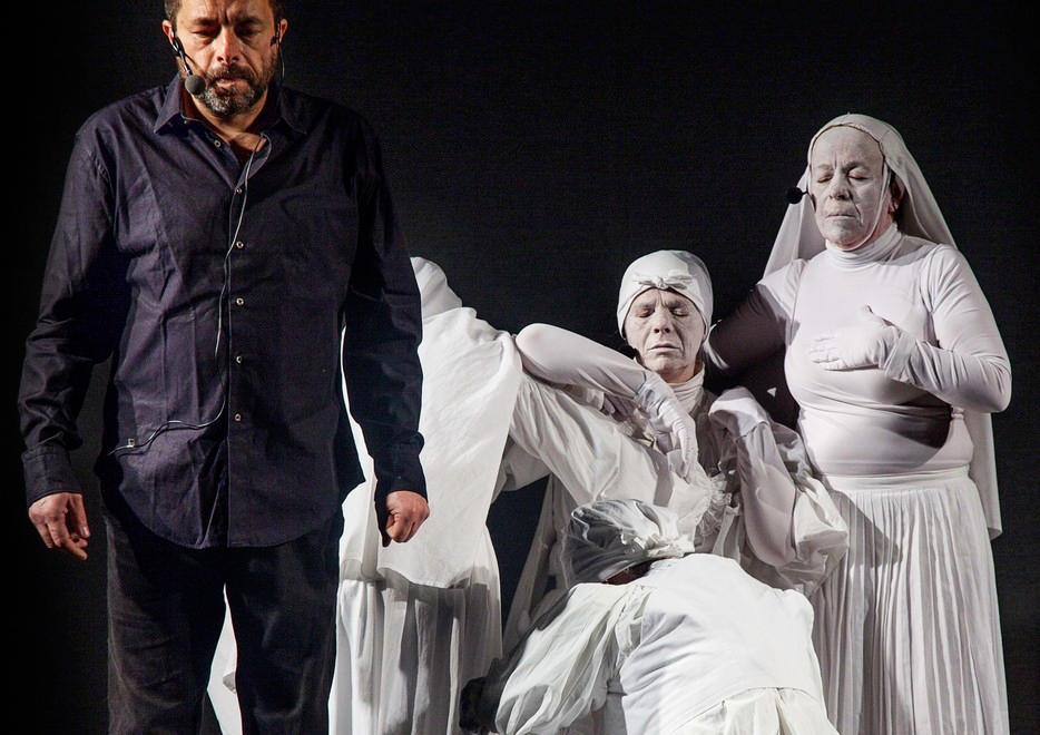 Storia di Elias, il palcoscenico per superare le barriere dell’autismo