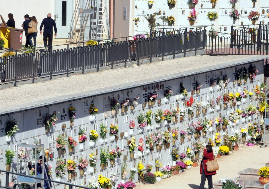 Allarme Cisal a Nuoro: «Il cimitero costa troppo, le agenzie contribuiscano» 