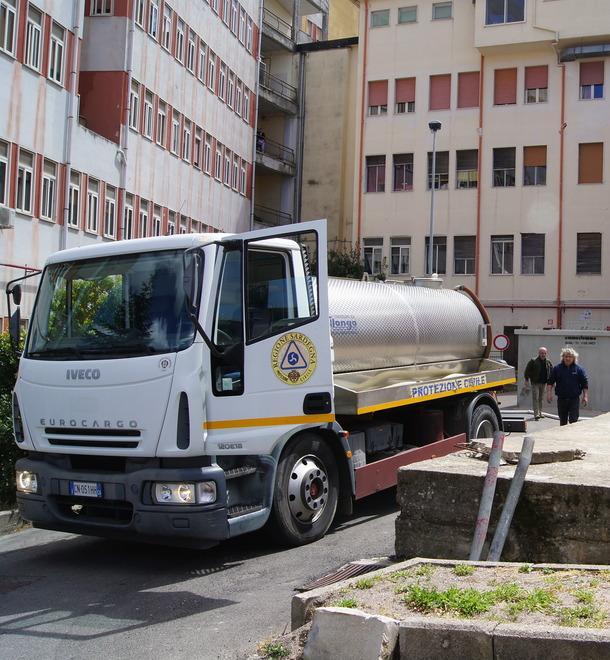 Condotta idrica rotta: è emergenza 