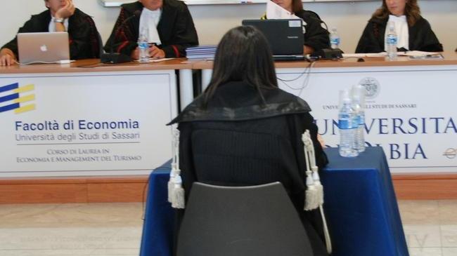 Oggi la sessione di laurea nell’aula Engle