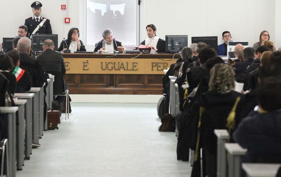 Domani si torna in aula con l’incognita dei giudici