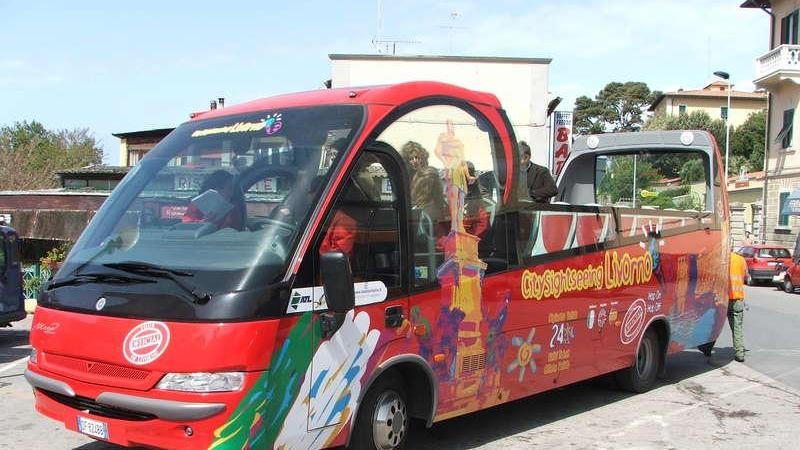 Il bus scoperto di City Sightseeing Livorno