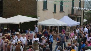 Arte, folklore e buona cucina alla Fierucola del Montalbano